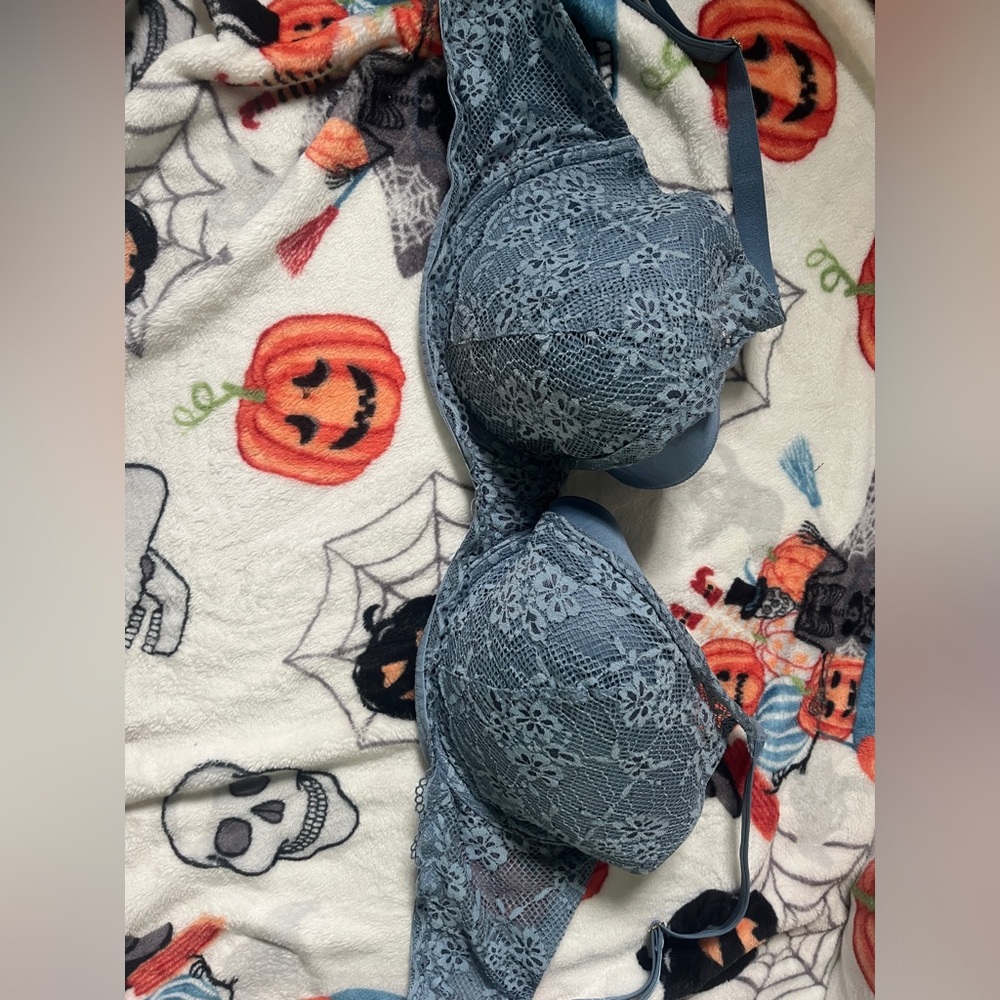 Victoria secret Lacey bra